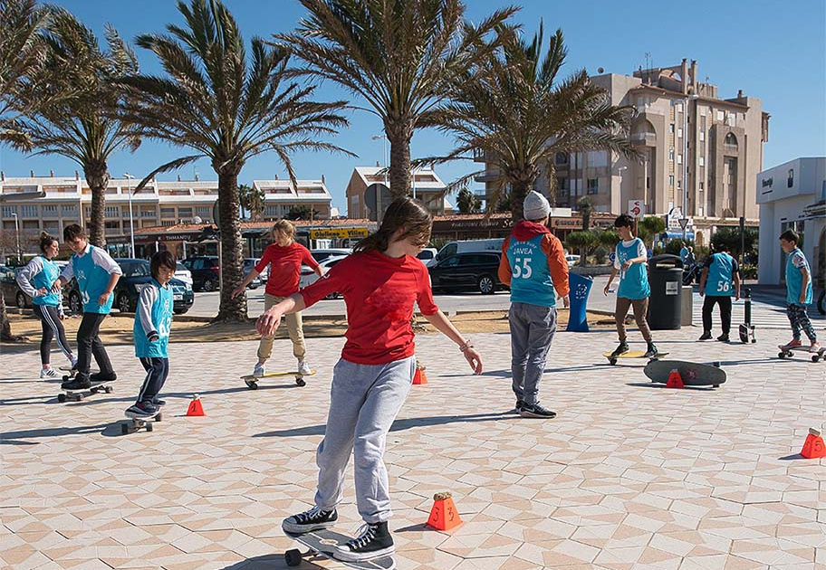CLASES-DE-SURFSKATE-the-surf-family